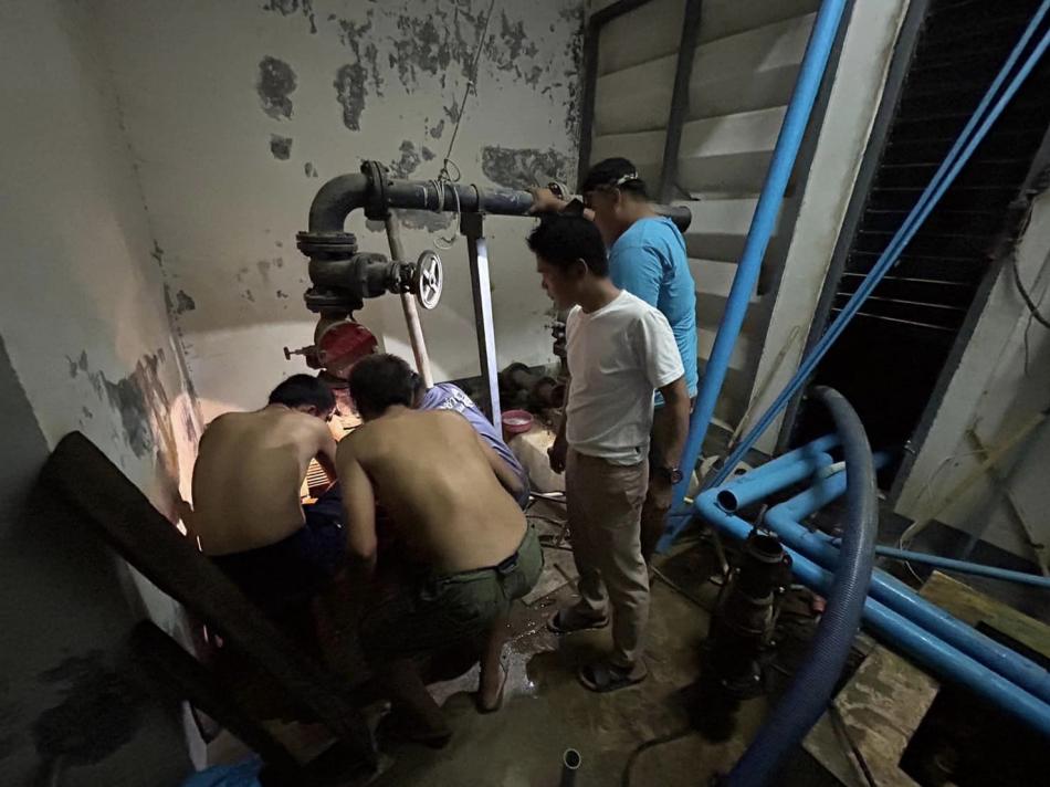 วันที่ 22 มกราคม 2567 ￼ ????แจ้งประชาสัมพันธ์สำหรับผู้ใช้น้ำประปา หมู่ 1 ,2,3,9 ตำบลวังสามัคคี???????? นายจักรี ตรีเมฆ นายกอบต.วังสามัคคีพร้อมเจ้าหน้าที่กองช่างทำการซ่อมประปาที่ อบต.เวลานี้คะ